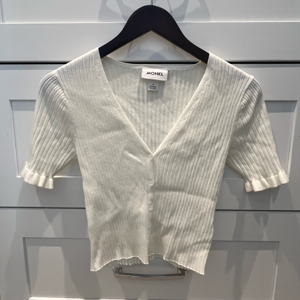 White cropped top size small used in great condition worn maybe